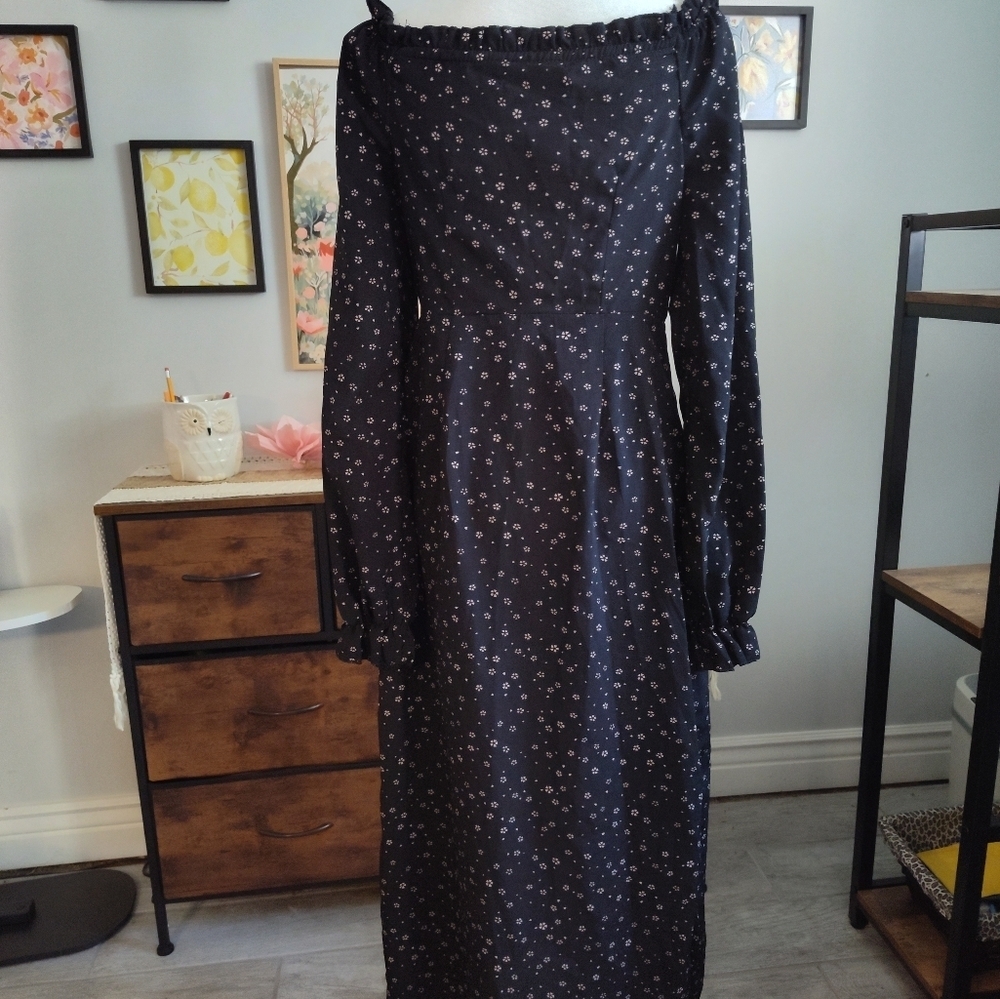 Elegant Black Floral Dress Milkmaid Size 4 (11) - Picture 3 of 3